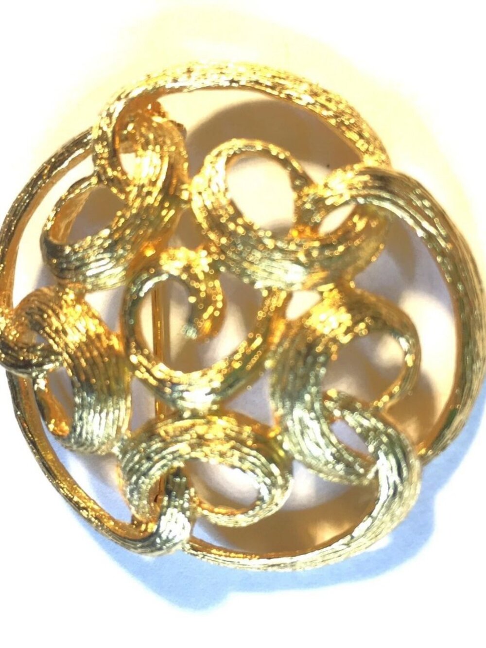 Vintage 1960's Sarah Coventry Signed Modernist Gold Tone Swirl Brooch Pin 1.75"